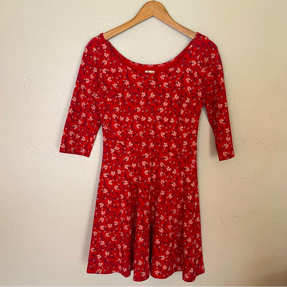 Hollister Skater Dress Size Medium Red With Floral Print, Excellent Condition